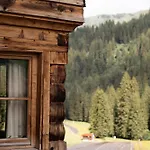 Auenhuette Lodge *